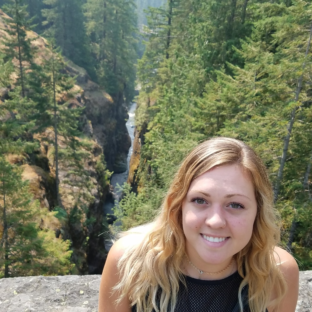 Meet your Posher, Ariana